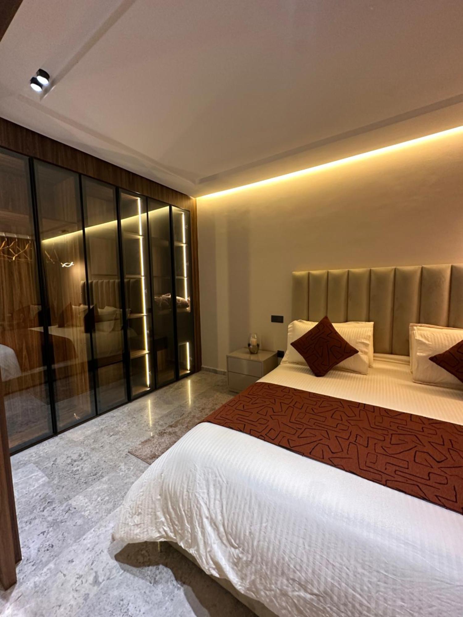 Deux Luxueux A Palmiers Apartment *